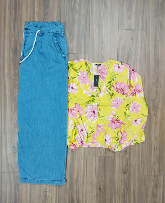 New with tags Express size XL blouse & Old Navy, high-rise, drape draw cord, wide leg size 18 jeans