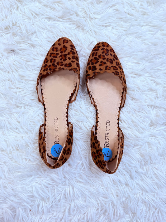 New Women’s Restructed Flats size 7.5