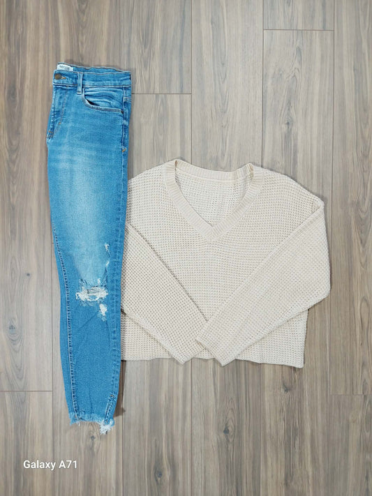 Boutique brand size large sweater & Kenzie size 10 jeans
