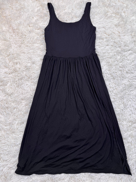 PRIV Women’s Medium Dress