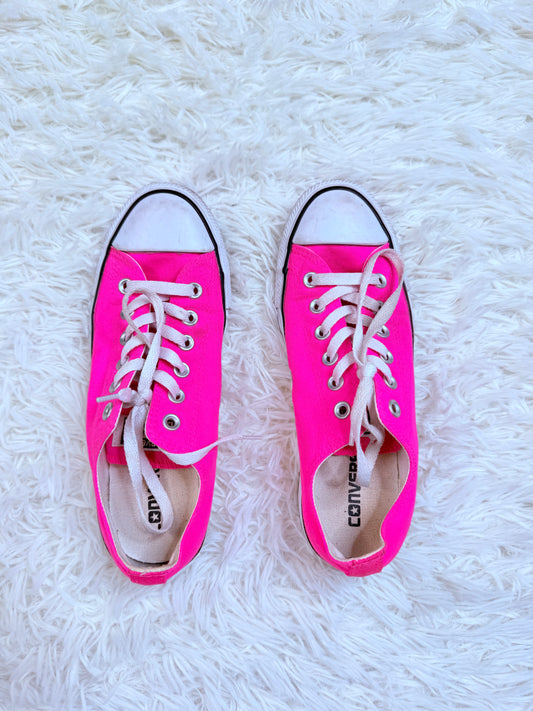 Women’s Converse size 8