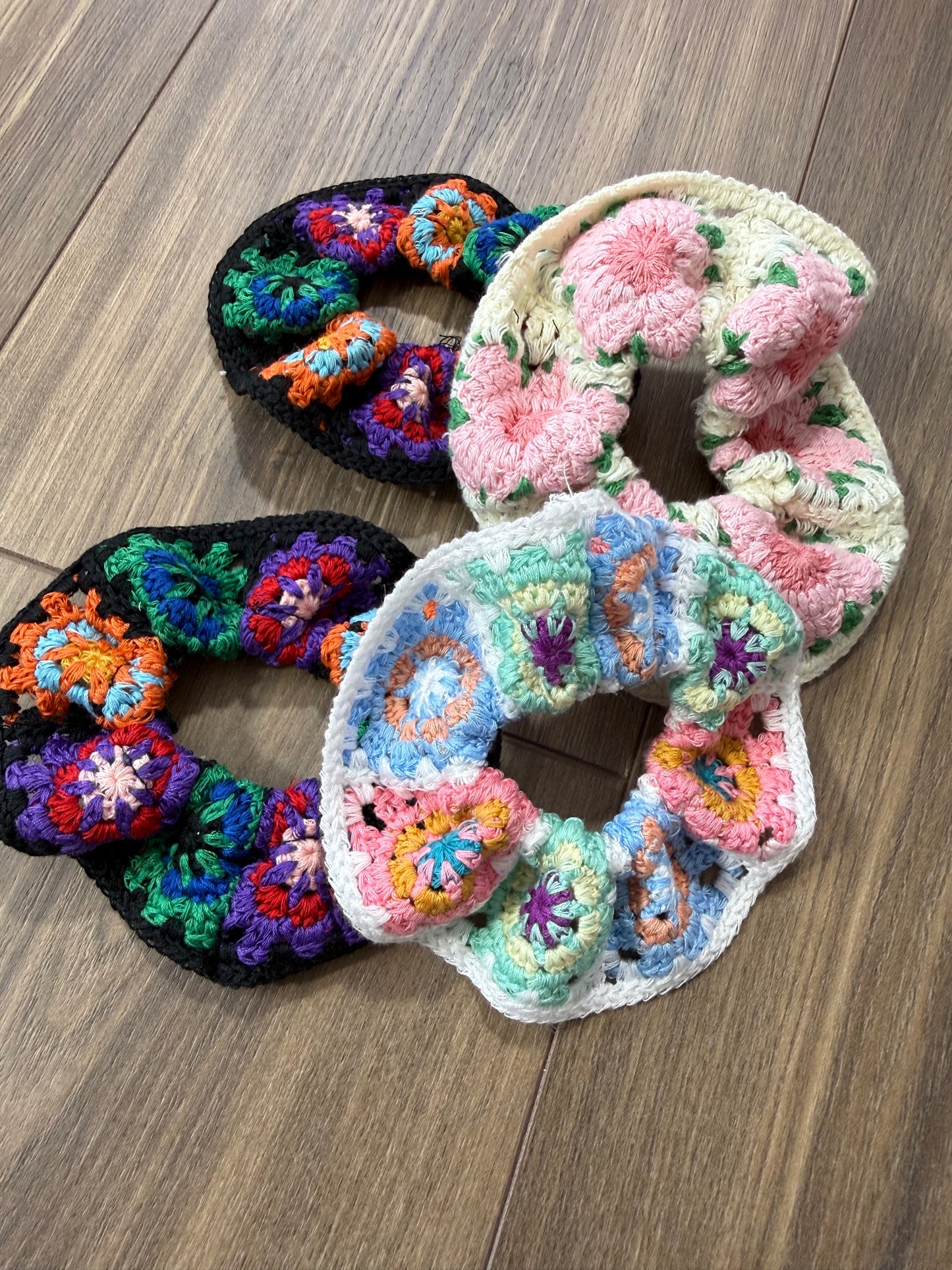 Mystery knitted scrunchie