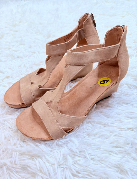 Women’s Adriene Vittadini Flats size 9