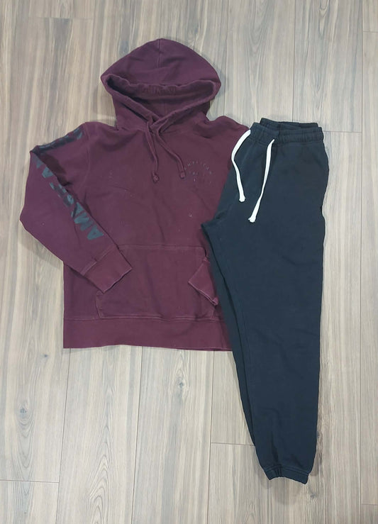 Both mens American Eagle size medium