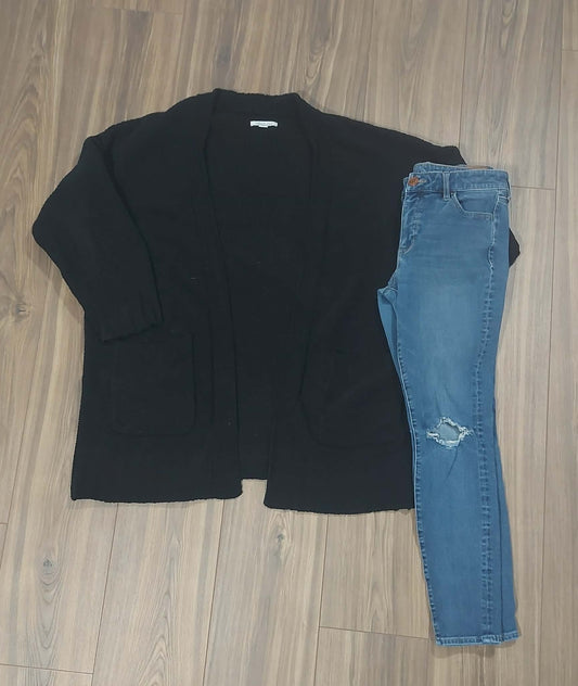 Both American Eagle oversized cardigan size medium & jeggings size 8 jeans